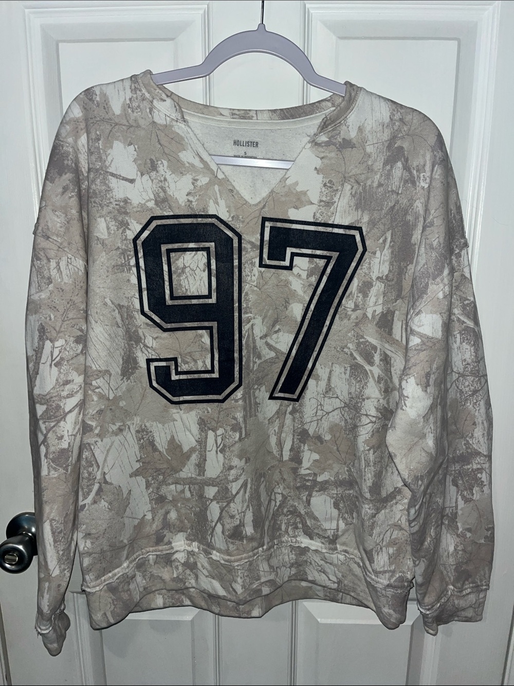 Hollister Tan & Cream Camo '97 V-Neck Pullover